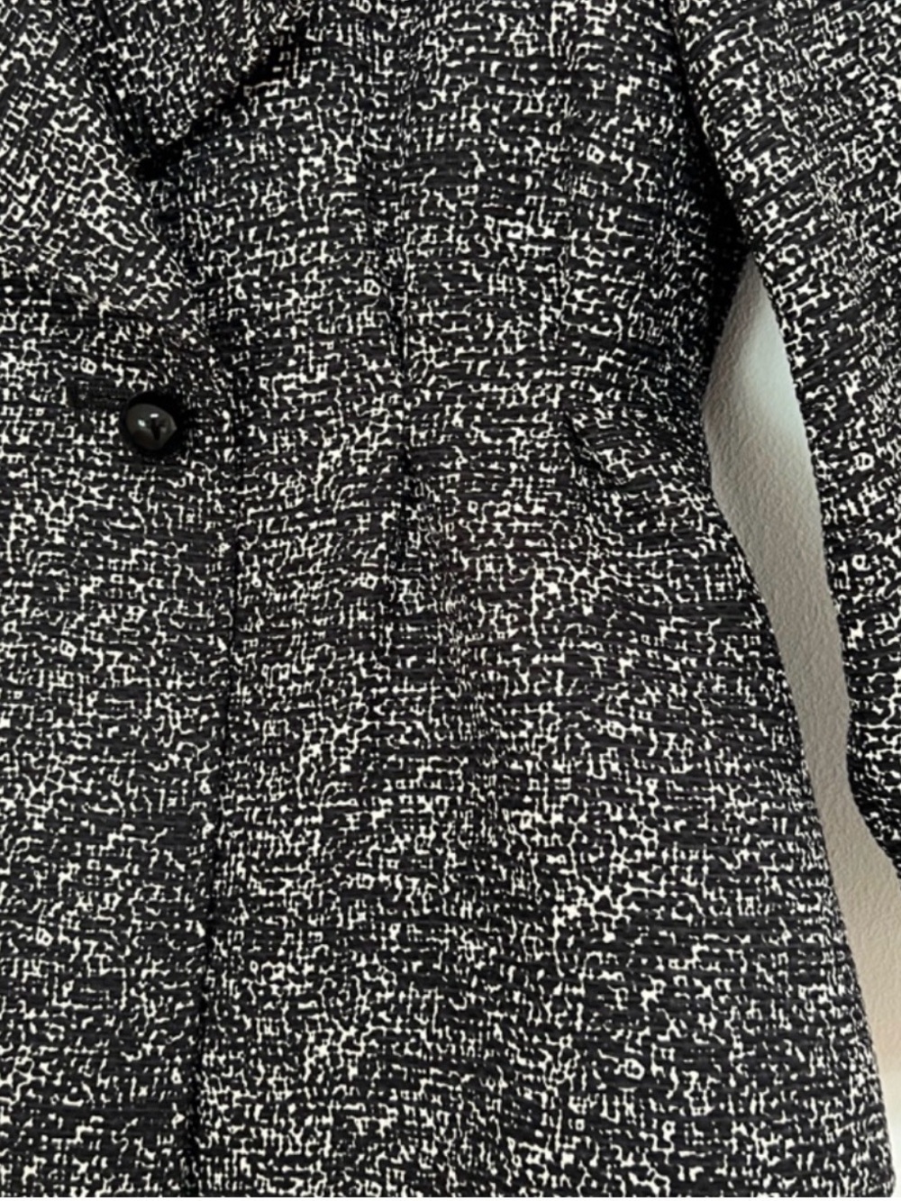 Yves Saint Laurent Black & White Tweed Double-Breasted Blazer - Picture 3 of 10